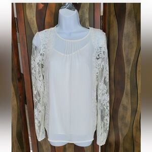WHBM WHITE HOUSE BLACK MARKET SIZE LARGE WHITE FLORAL LACE BLOUSE